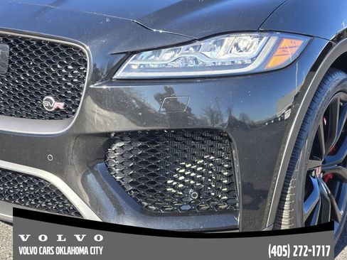 Used 2020 Jaguar F-PACE SVR image 8