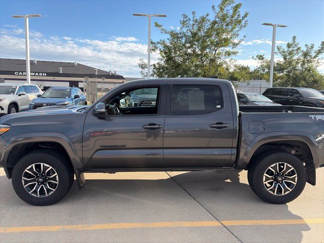 Used 2023 Toyota Tacoma TRD Sport AWD/4WD image 4
