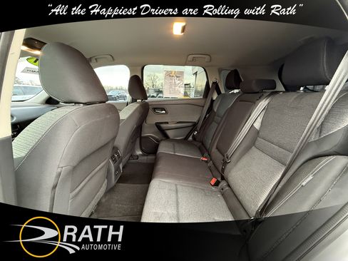 Used 2021 Nissan Rogue SV image 18