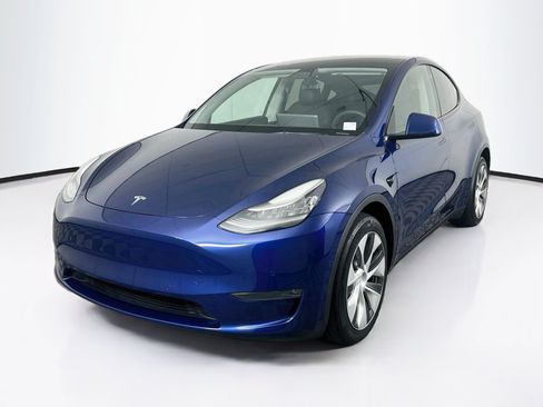 Used 2021 Tesla Model Y Long Range AWD/4WD image 3