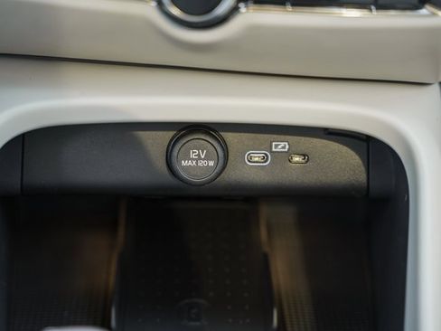 New 2026 Volvo XC40 B5 Ultra w/ Protection Package Premier image 23