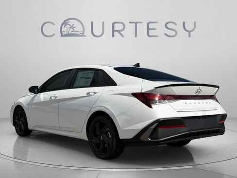 New 2026 Hyundai Elantra SEL Sport FWD image 3