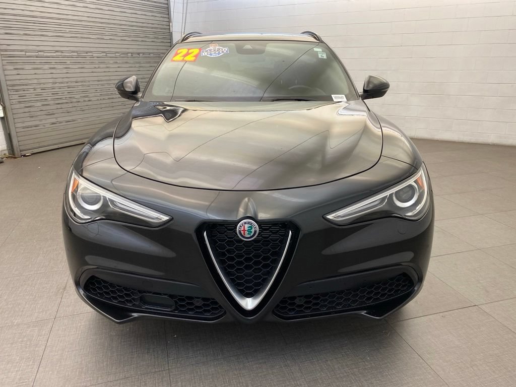Used 2022 Alfa Romeo Stelvio Ti AWD/4WD image 3