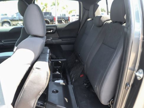 Used 2016 Toyota Tacoma TRD Off-Road w/ Towing Package RWD image 34
