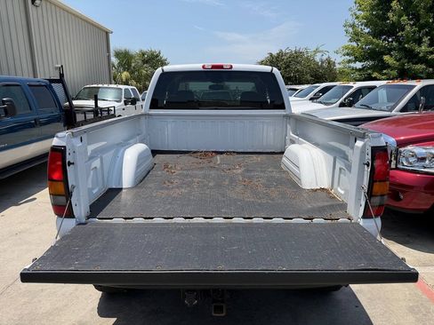 Used 2005 GMC Sierra 2500 SLT w/ Heavy-Duty Power Package AWD/4WD image 5