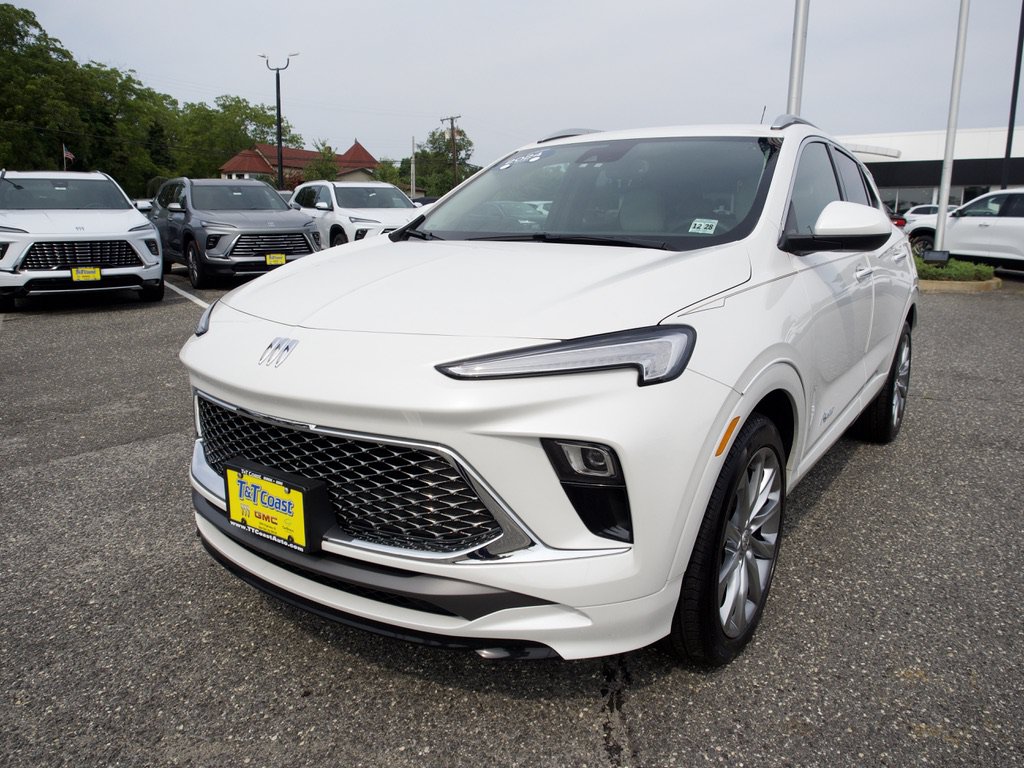 Certified 2024 Buick Encore GX Avenir FWD image 1