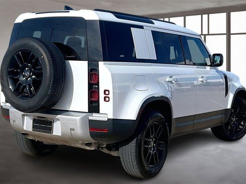 Used 2025 Land Rover Defender 110 S image 2