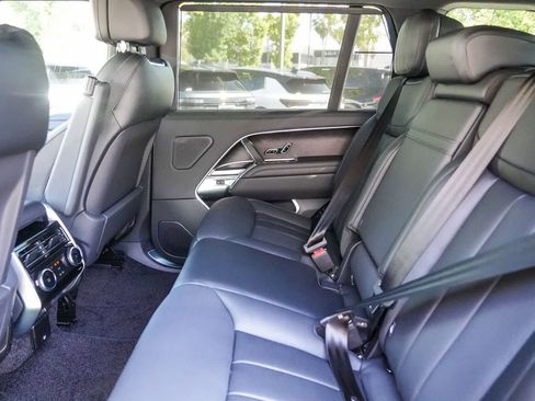 New 2026 Land Rover Range Rover Long Wheelbase SE AWD/4WD image 18