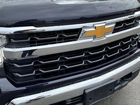 Used 2022 Chevrolet Silverado 1500 LT w/ Z71 Off-Road Package image 24