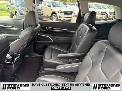 Used 2025 Kia Telluride S AWD/4WD image 33