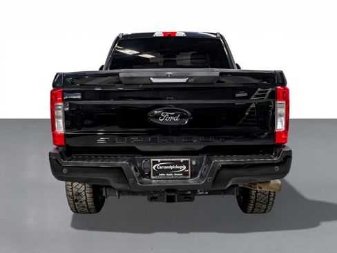 Used 2019 Ford F250 XLT w/ XLT Premium Package image 8