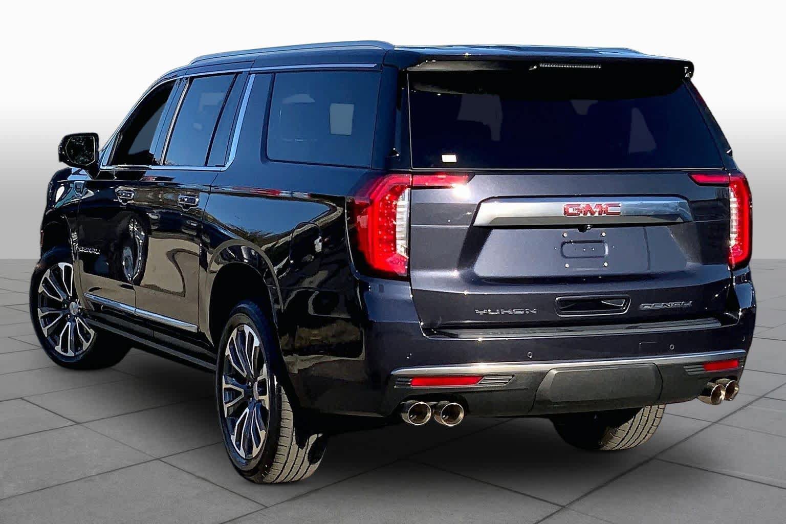 Used 2023 GMC Yukon XL Denali AWD/4WD image 12