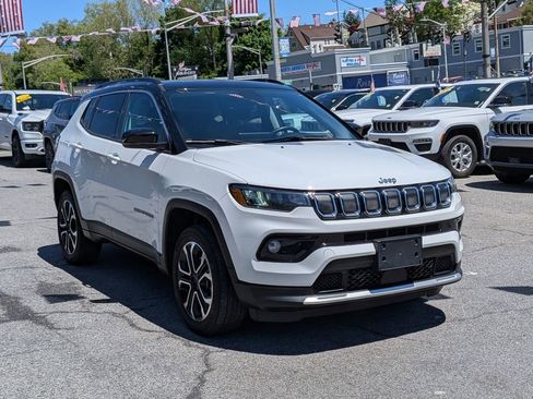 Certified 2022 Jeep Compass Limited w/ Sun and Sound Group AWD/4WD image 4