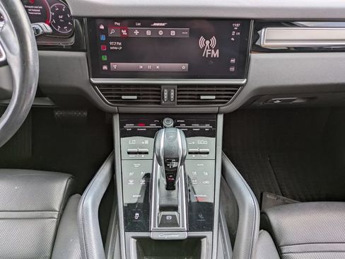 Used 2022 Porsche Cayenne AWD/4WD image 12