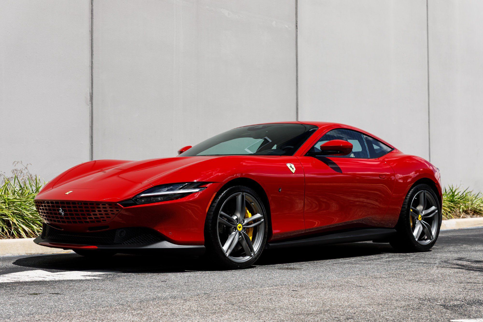 Used 2023 Ferrari Roma RWD image 3