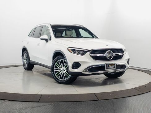 Certified 2026 Mercedes-Benz GLC 300 4MATIC image 1