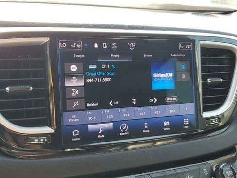 Used 2023 Chrysler Pacifica Touring-L FWD image 24