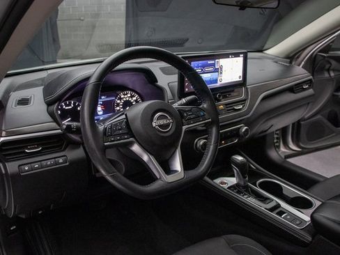 Used 2023 Nissan Altima 2.5 SV w/ SV Premium Package image 25