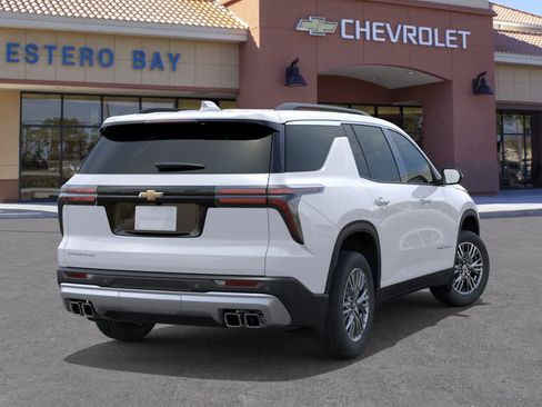 New 2027 Chevrolet Traverse LT w/ LPO, Floor Liner Package FWD image 4