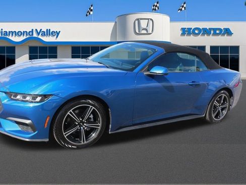 Used 2024 Ford Mustang Convertible image 3