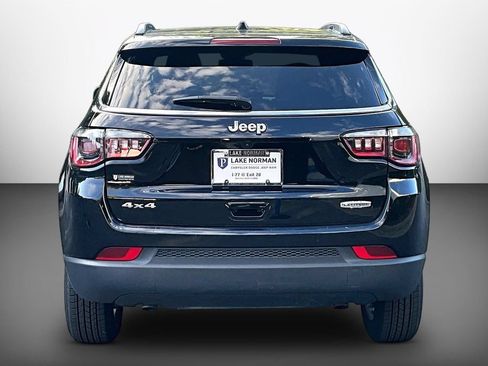 Certified 2025 Jeep Compass Latitude w/ Sun & Sound Group AWD/4WD image 7