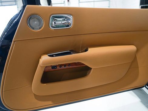 Used 2017 Rolls-Royce Dawn image 20