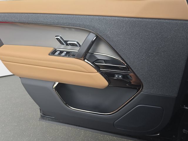 New 2026 Land Rover Range Rover Sport SE AWD/4WD image 19