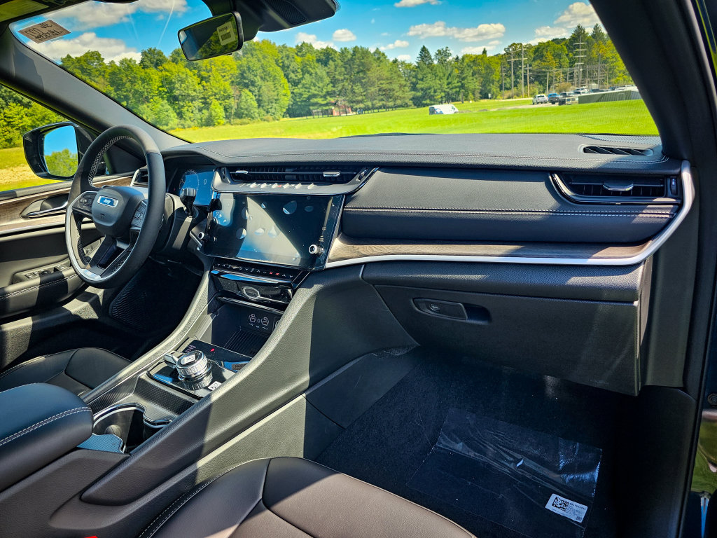 New 2027 Jeep Grand Cherokee Limited AWD/4WD image 46