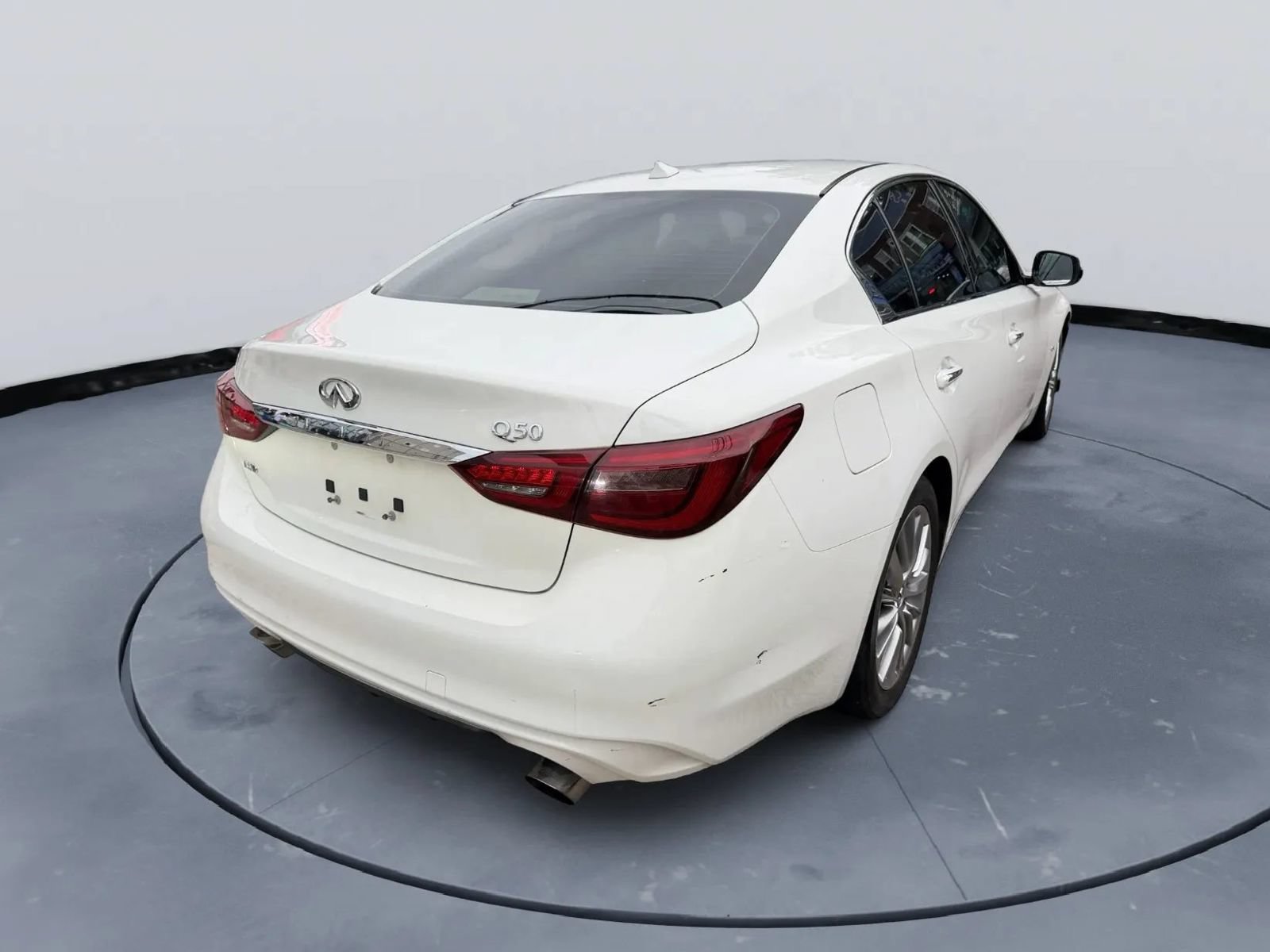 Used 2018 INFINITI Q50 Luxe AWD/4WD image 6
