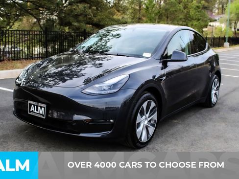 Used 2024 Tesla Model Y Long Range AWD/4WD image 3
