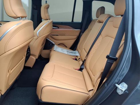 New 2025 Jeep Grand Cherokee Summit image 23