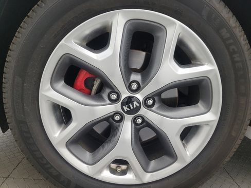 Used 2019 Kia Sorento SX image 31