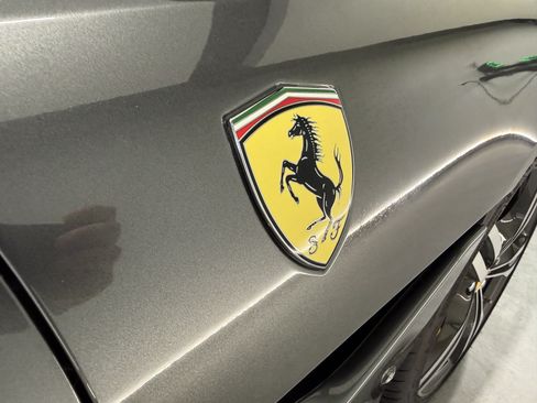 Used 2019 Ferrari Portofino RWD image 21