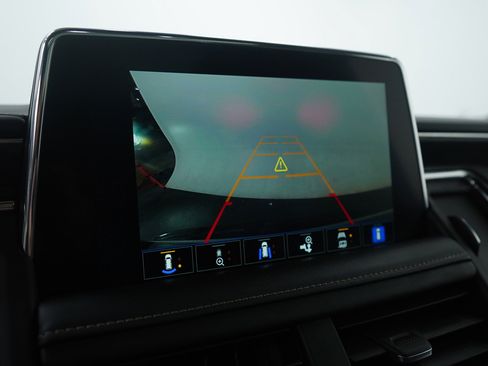 Used 2023 GMC Yukon XL SLT image 20