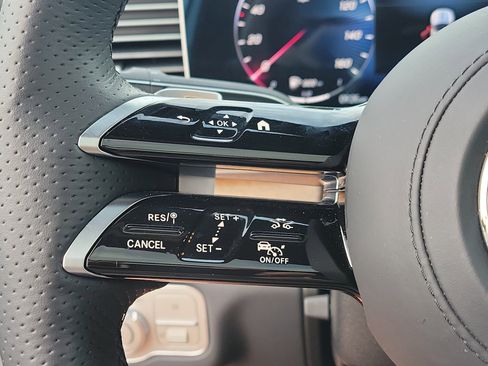 Certified 2025 Mercedes-Benz GLS 450 4MATIC image 30