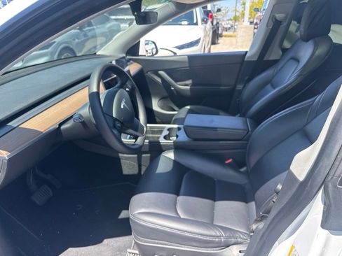 Used 2021 Tesla Model Y 2WD image 5