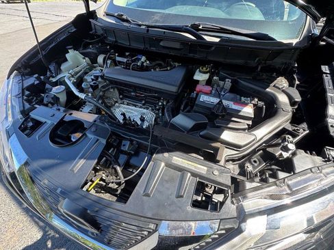 Used 2020 Nissan Rogue S FWD image 32