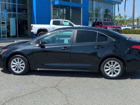 Used 2020 Toyota Corolla XLE image 5