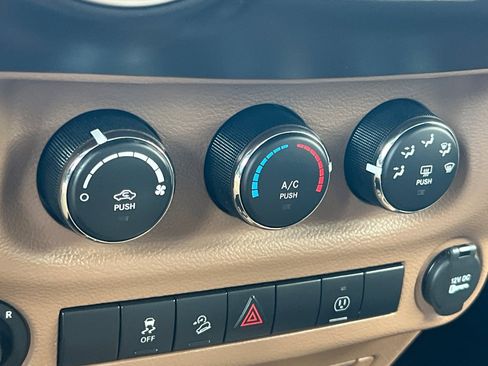 Used 2015 Jeep Wrangler Sahara w/ Connectivity Group image 19