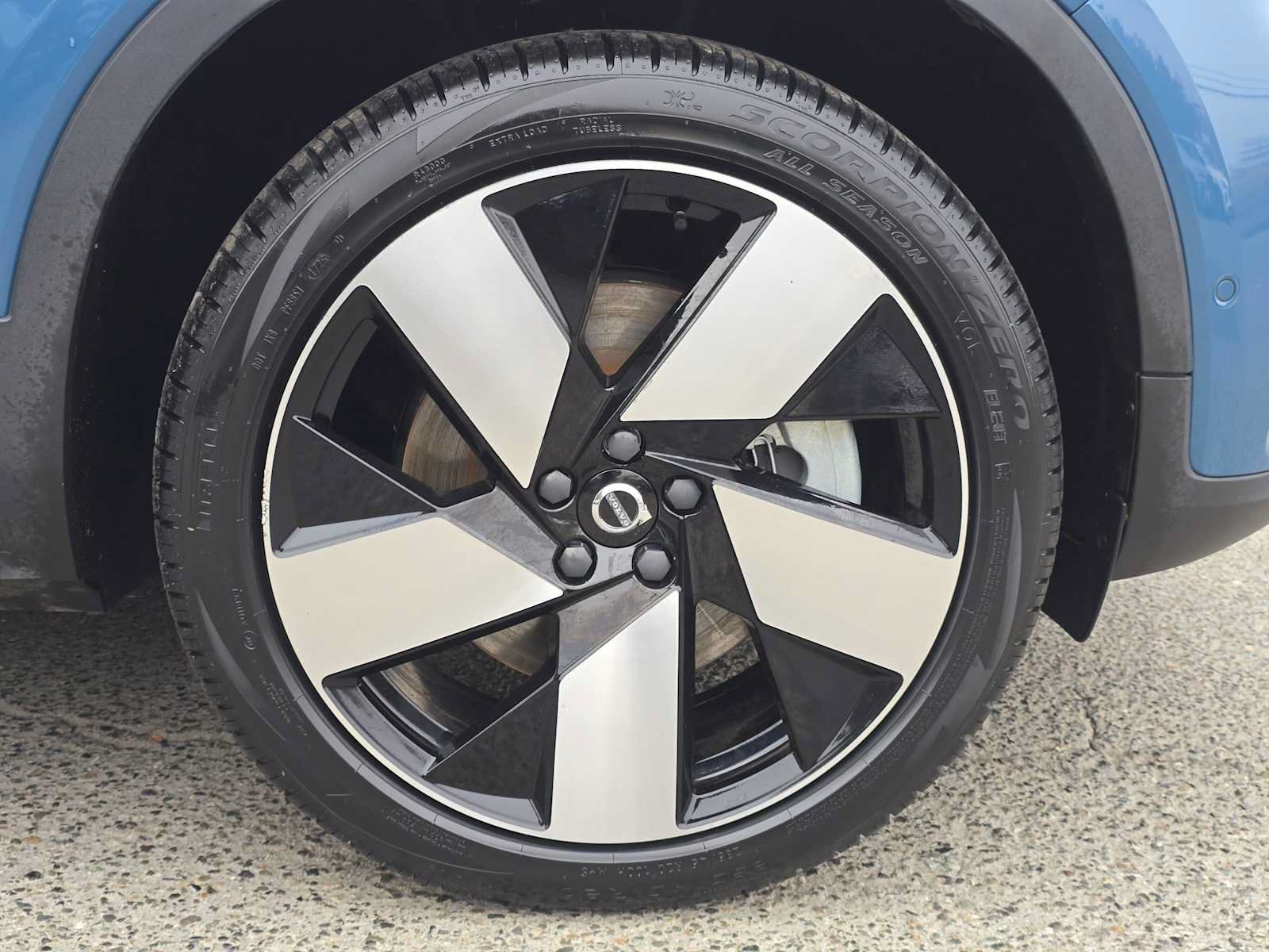 Certified 2023 Volvo XC40 Recharge Ultimate w/ Protection Package Premier AWD/4WD image 10