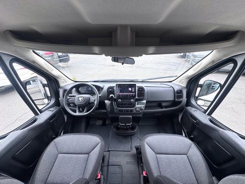 Used 2025 RAM ProMaster 2500 w/ Crew Van Package image 23