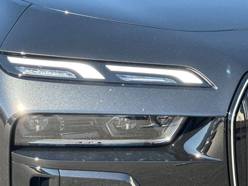 New 2025 BMW 740i image 10
