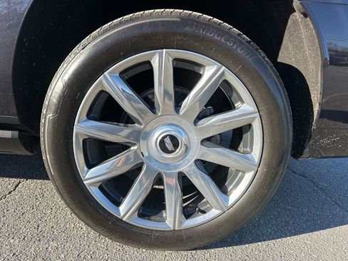 Used 2024 Cadillac Escalade ESV Premium Luxury Platinum image 35