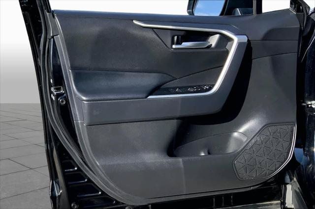 Certified 2025 Toyota RAV4 XLE w/ Convenience Package FWD image 21