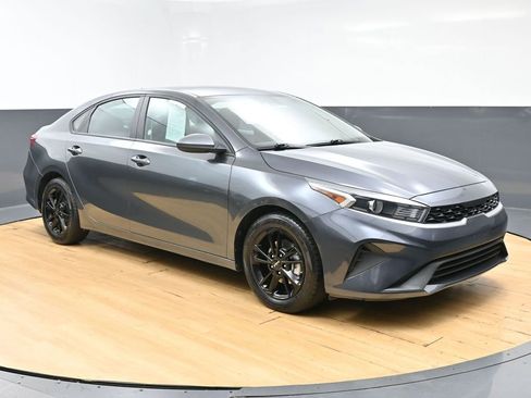 Used 2024 Kia Forte LXS FWD image 3
