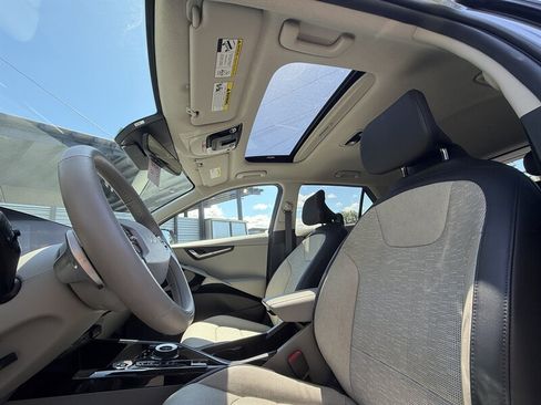 Used 2023 Kia Niro Wave FWD image 7