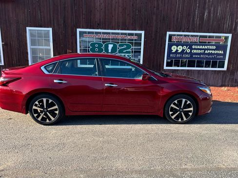 Used 2018 Nissan Altima 2.5 SR FWD image 8