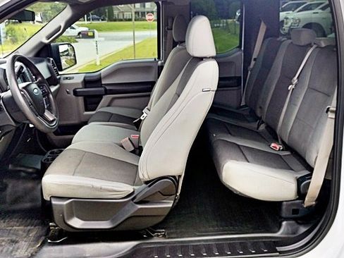 Used 2017 Ford F150 XL w/ Equipment Group 101A Mid image 16