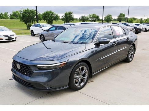 Used 2023 Honda Accord EX image 3