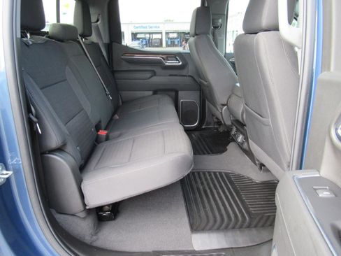 Used 2024 Chevrolet Silverado 1500 LT w/ Convenience Package II RWD image 33